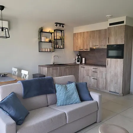 Apartment Wantosea Nieuwe Flat Aan Zee, Met Linnen, Airco & Garage *
